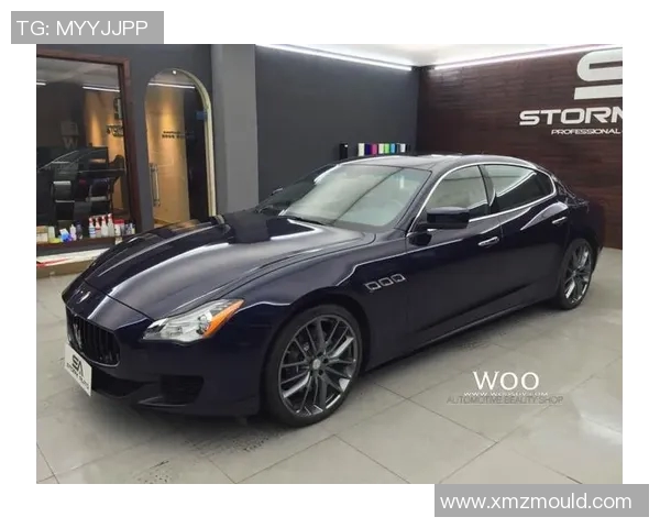 足球明星车贴膜让你的爱车闪耀个性与魅力，尽显球场风采与时尚态度