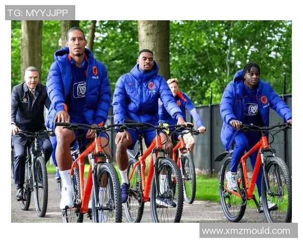 足球明星骑单车的精彩瞬间合集展现运动与休闲的完美结合 足球明星骑单车的精彩瞬间合集展现运动与休闲的完美结合